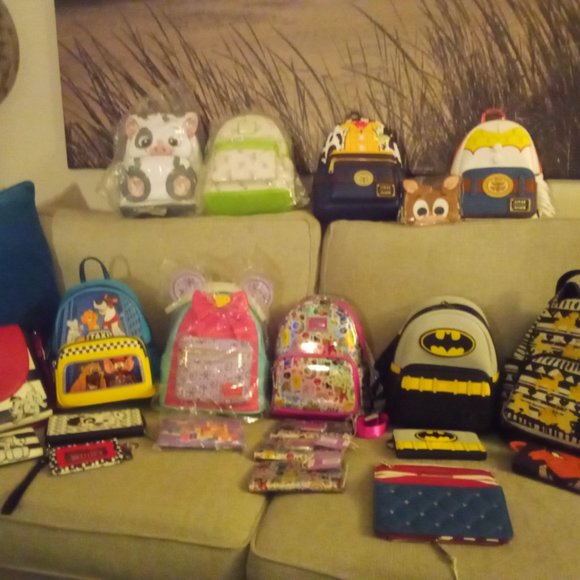 Lounge fly bags and Wallets - Picture 1 of 16